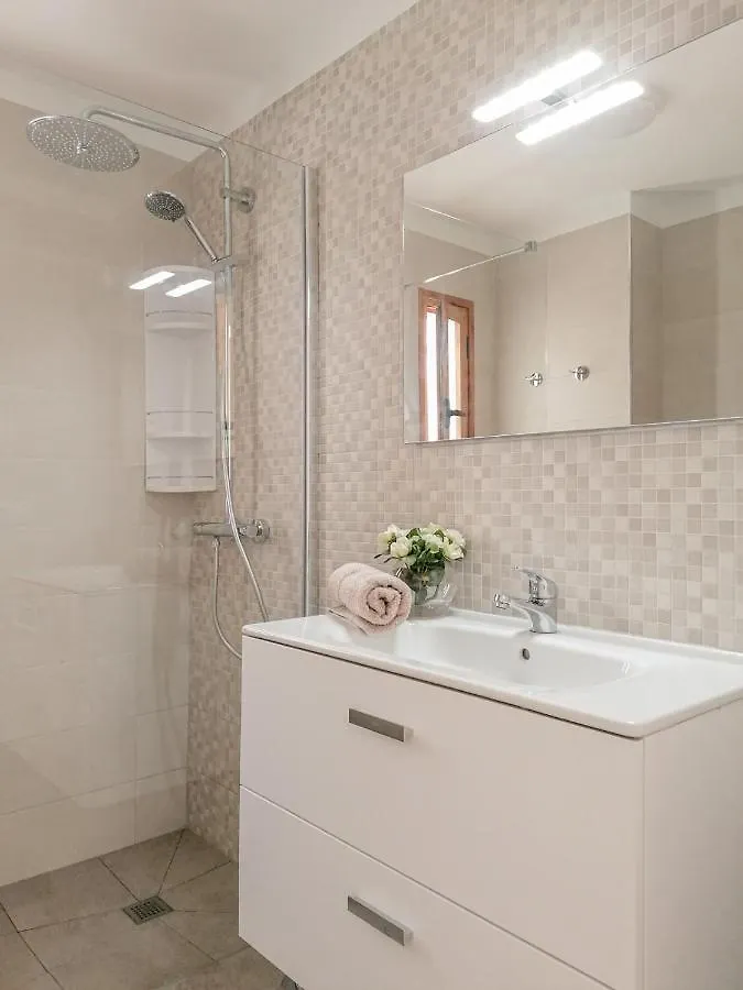 Buganvillas 阿德耶
